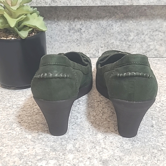 American Eagle Outfitters Green Faux Suede Women's Loafers - Picture 7 of 8